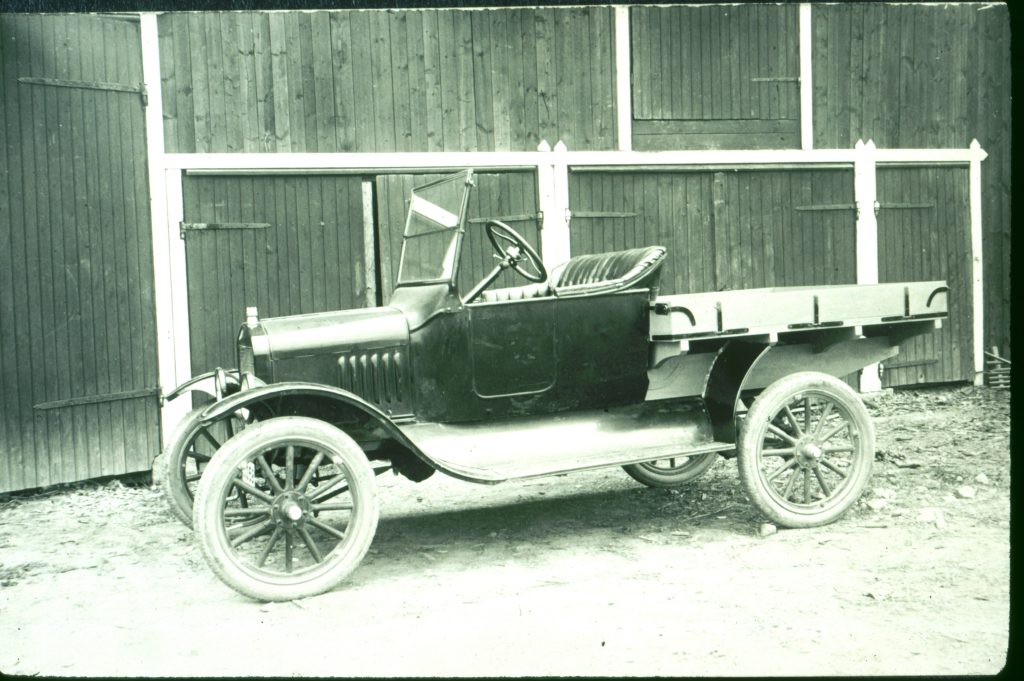 Historisk bild på T-Ford.